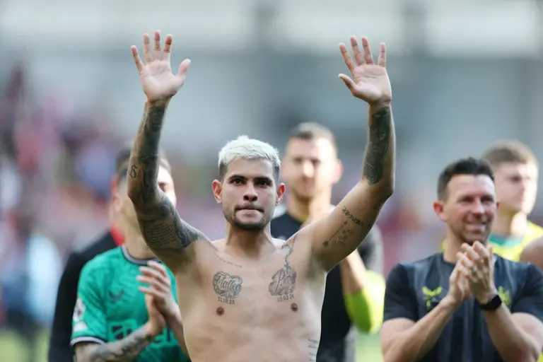 Arsenal Prepare Improved Offer for Guimaraes Amid Newcastle Stance
