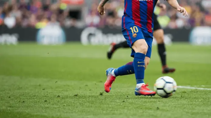 Barcelona Opt to Keep Lamine Yamal on Right Flank, Says Flick