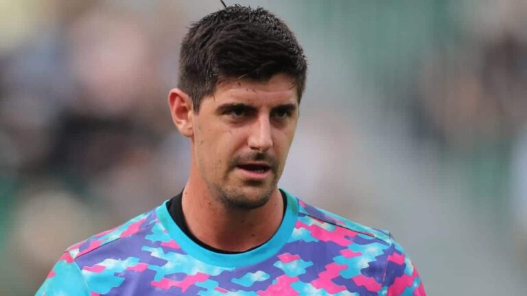 Courtois Shows Support for Lammens After Belgium's Exit from World Cup