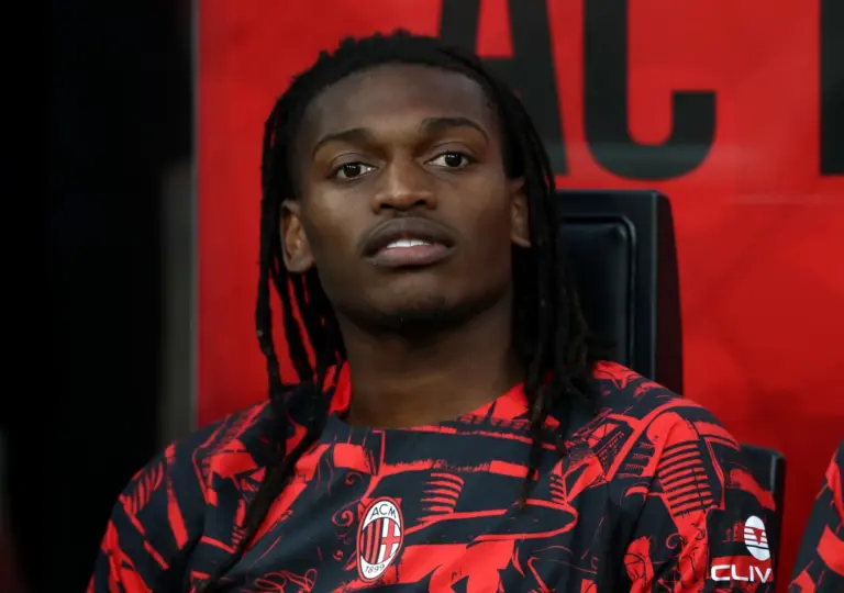 Leao Poised to Reject Fenerbahce as Milan Hope for Galatasaray Move