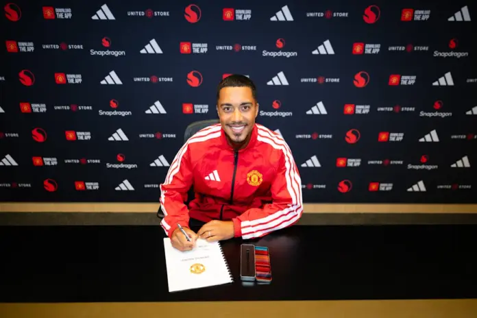 Manchester United Intensify Midfield Search Ahead of New Season