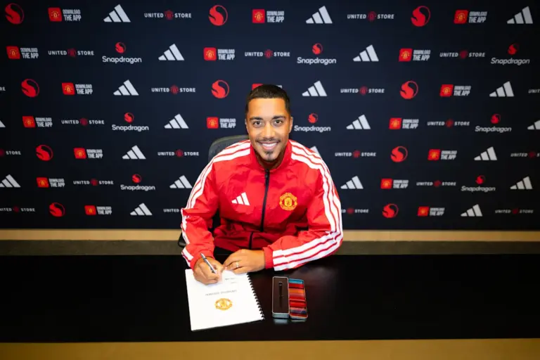 Manchester United Intensify Midfield Search Ahead of New Season