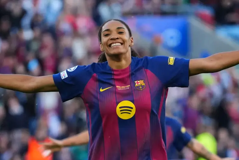 OL Lyonnes Signs Salma Paralluelo from Barcelona in Recruitment Drive