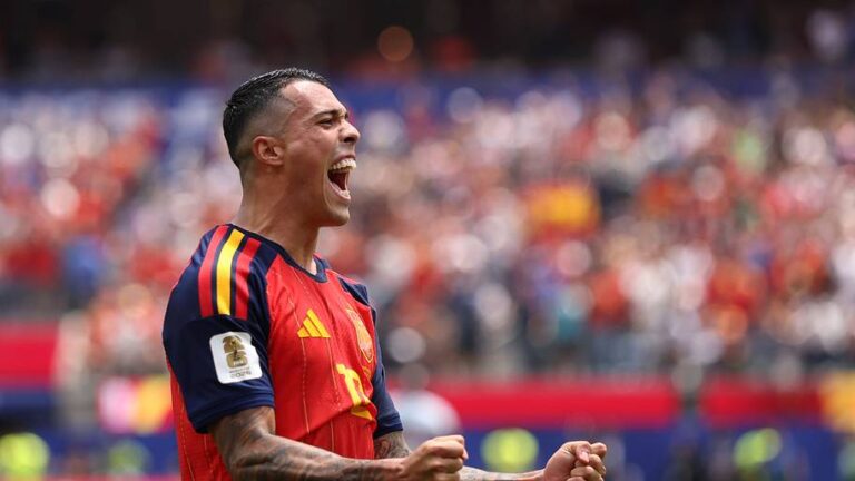 Pedro Porro Challenges Achraf Hakimi's Status as Top Right Back