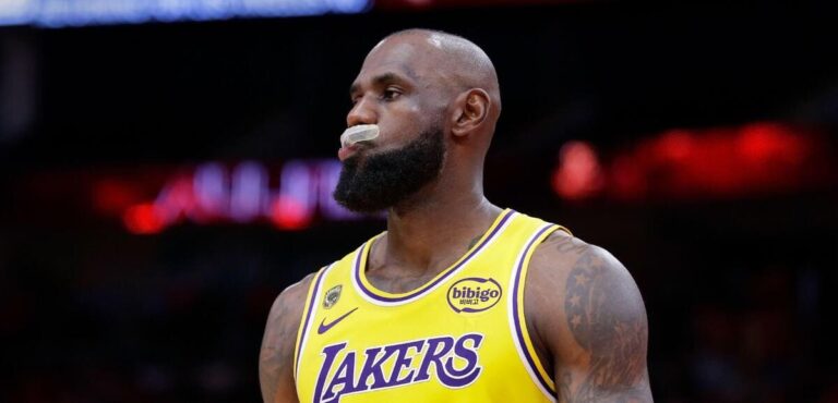 Reaves Reflects on Life With Lakers Without LeBron James