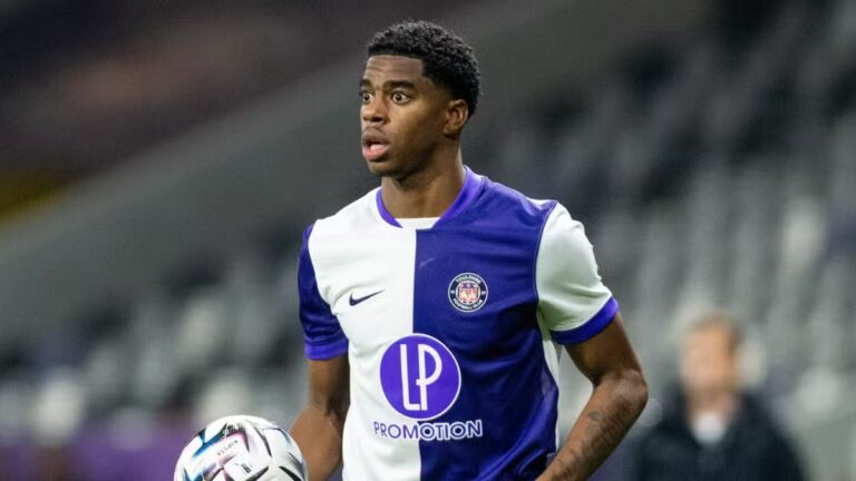 Sunderland Eye Move for Toulouse Left-Back Dayanne Methalie