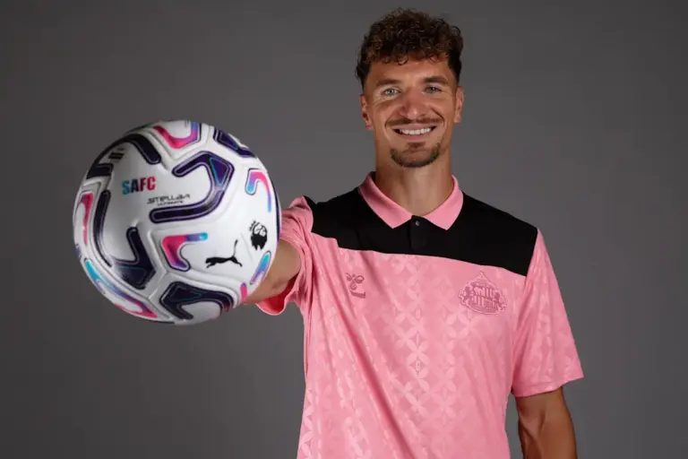 Sunderland Set to Welcome Meunier as They Prepare for Europa League