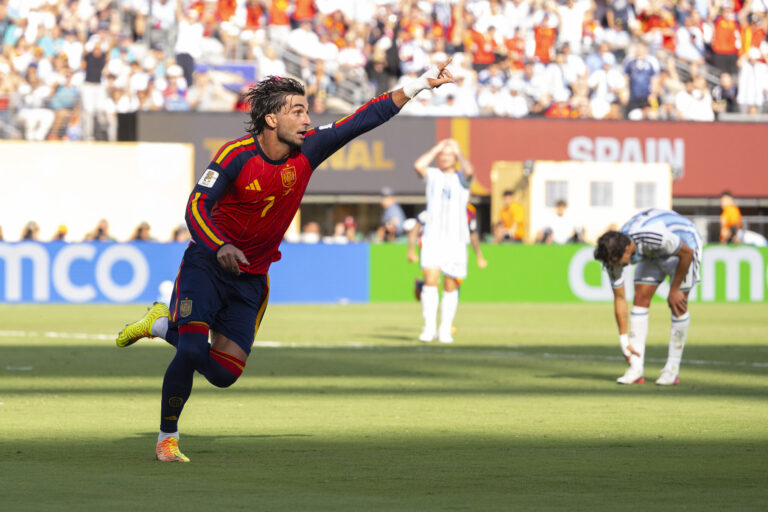 Arsenal Eye Barcelona Forward Ferran Torres Amid Spurs Interest