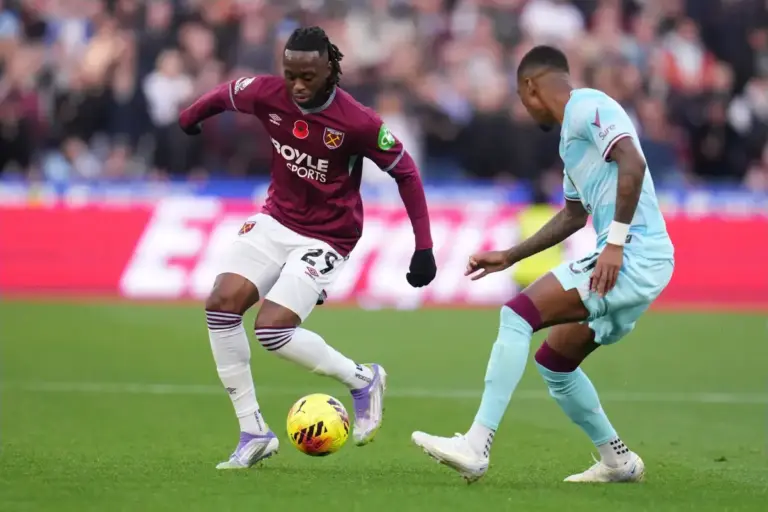 Aston Villa Hold Talks with West Ham Over Aaron Wan-Bissaka
