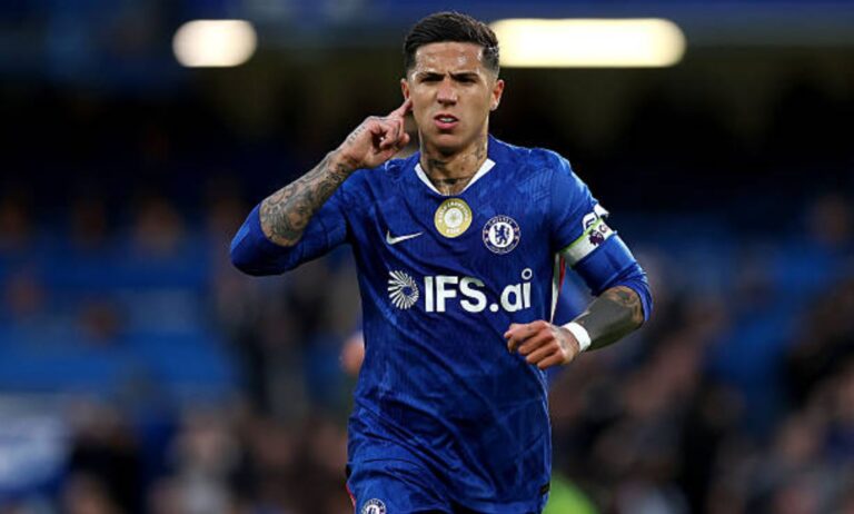 Chelsea Set £120m Deadline for Enzo Fernandez Amid City Talks