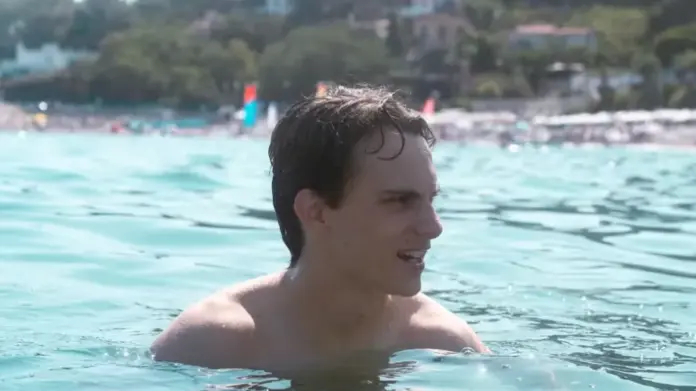Formula 1 Drivers Enjoy Summer Break with Golf, Movies, and Racing