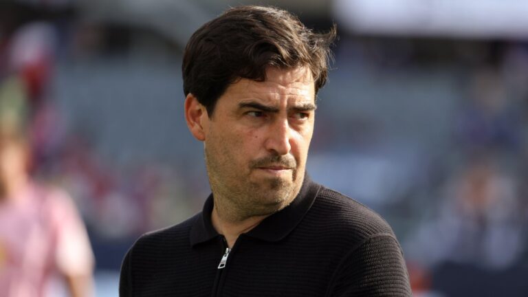 Liverpool Boss Iraola Remains Positive After 4-2 Loss to Leeds