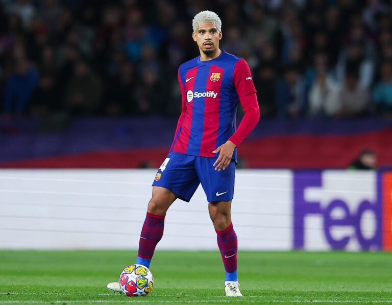 Liverpool and Barcelona Exchange Documents for Araujo Loan Deal
