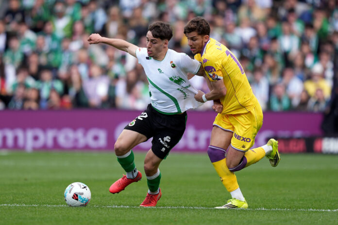 Manchester United Eye Racing Santander's Young Defender Jorge Salinas