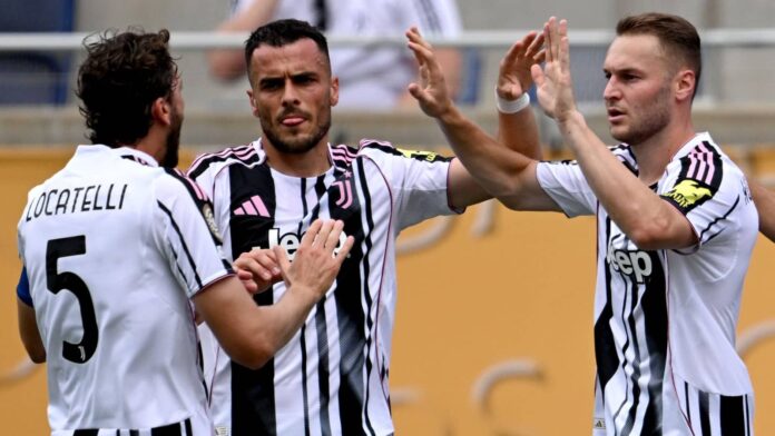 Manchester United Eye Teun Koopmeiners as Midfield Target