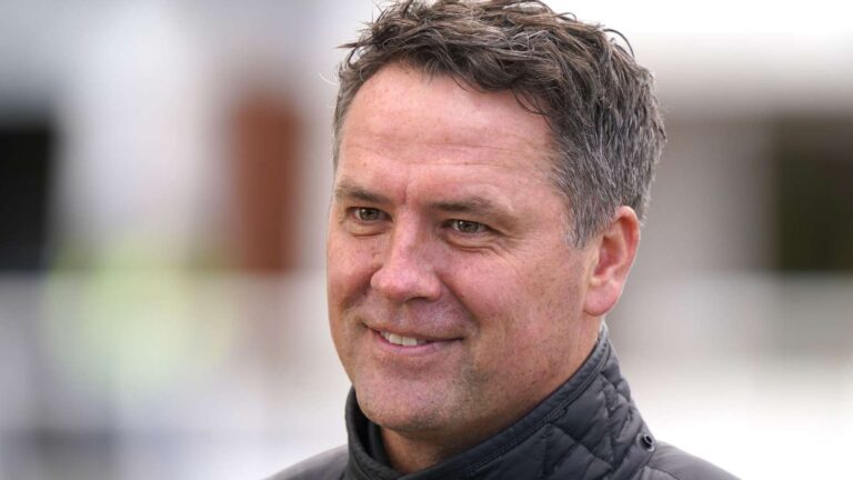 Michael Owen Believes Chelsea Can Challenge Arsenal for Premier League Title